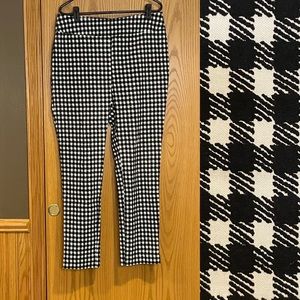 Chico’s Pull-on Ankle Pants , Sz 1R (US 8R)